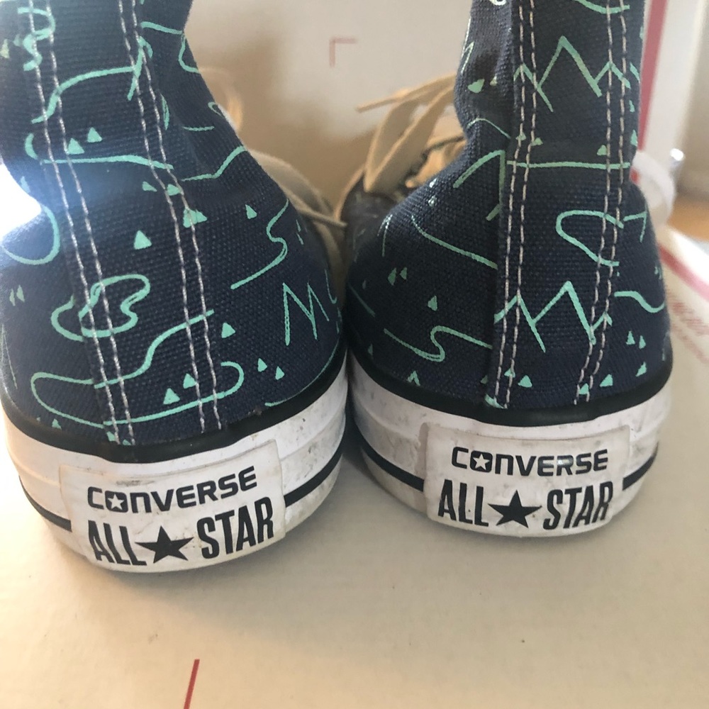 Converse all star womens 8/mens 6
